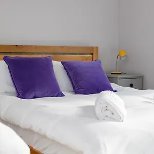  Holiday home Holbrook House United Kingdom